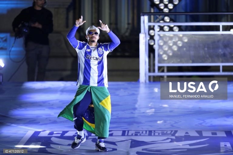 FC Porto venceu hoje na receção ao Santa Clara, por 1-0, no jogo da 34.ª e última jornada da I Liga portuguesa de futebol que antecede os festejos pela 31.ª conquista do título nacional pelos ‘dragões’.