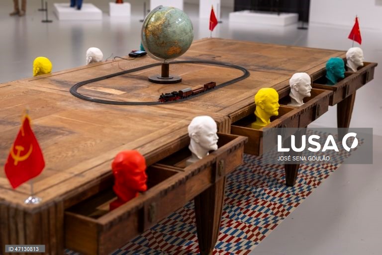 Visita de imprensa e inauguração da exposição “Manuel João Vieira – A ilha púrpura: notas e paisagens”