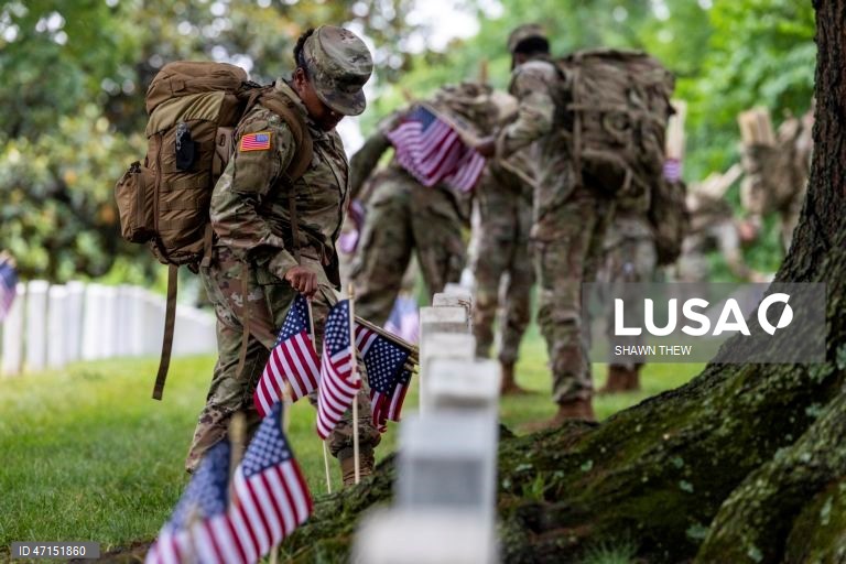 EUA: Cerimónia militar no Cemitério de Arlington