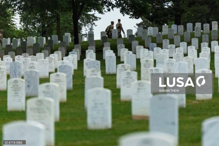 EUA: Cerimónia militar no Cemitério de Arlington