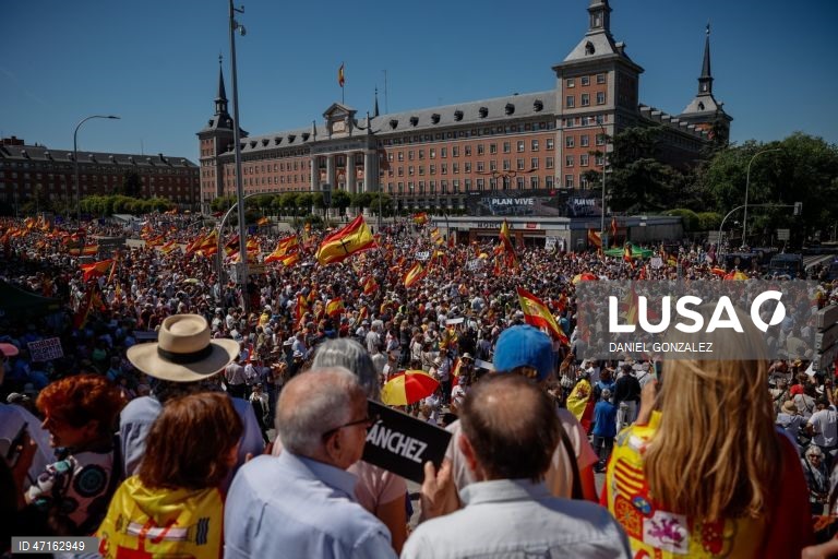 Espanha: Manifestação em Madrid contra o governo de Pedro Sanchez