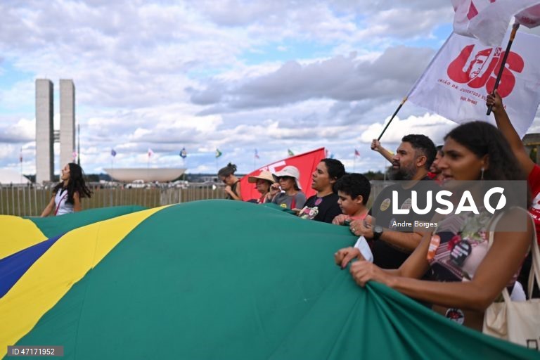 Brasil: Manifestação em Brasília contra a escala de trabalho 6x1