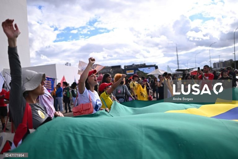 Brasil: Manifestação em Brasília contra a escala de trabalho 6x1