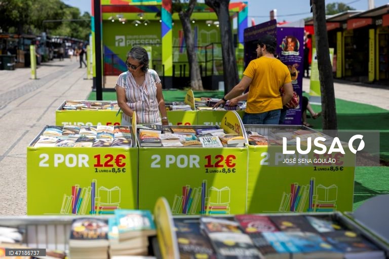 Abertura ao púbilico da 96ª Feira do Livro de Lisboa