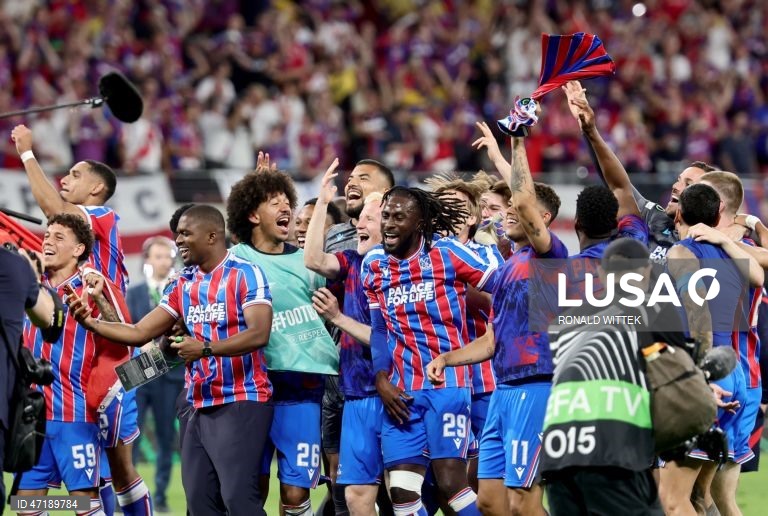 O Crystal Palace conquistou hoje a quinta edição da Liga Conferência em futebol, ao vencer na final o Rayo Vallecano, por 1-0, em Leipzig, na Alemanha, com um golo do avançado francês Jean-Philippe Mateta, aos 51 minutos.