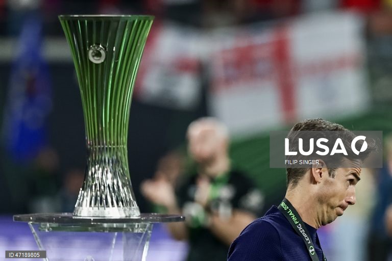 O Crystal Palace conquistou hoje a quinta edição da Liga Conferência em futebol, ao vencer na final o Rayo Vallecano, por 1-0, em Leipzig, na Alemanha, com um golo do avançado francês Jean-Philippe Mateta, aos 51 minutos.