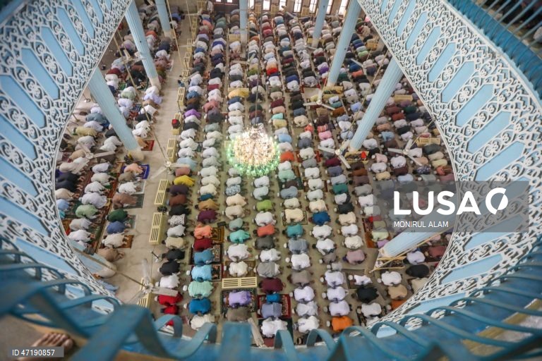 Mulçumanos celebram Eid al-Adha, a "Festa do Sacrifício"