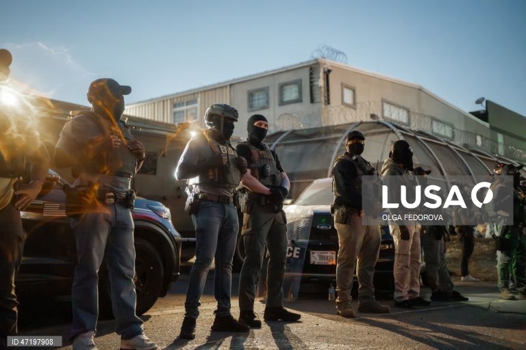 EUA: Protestos contra o ICE durante uma greve de fome de detidos num centro de detenção em Nova Jérsia