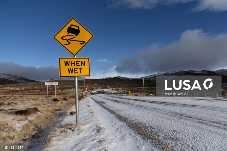Austrália: Neve fresca, complementada pela produção de neve artificial, no primeiro dia de inverno em Perisher