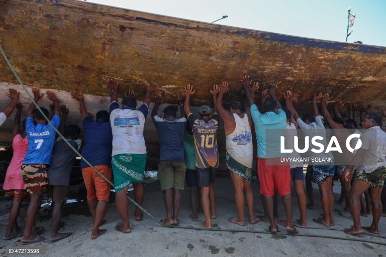 Mumbai: Fim da época de pesca