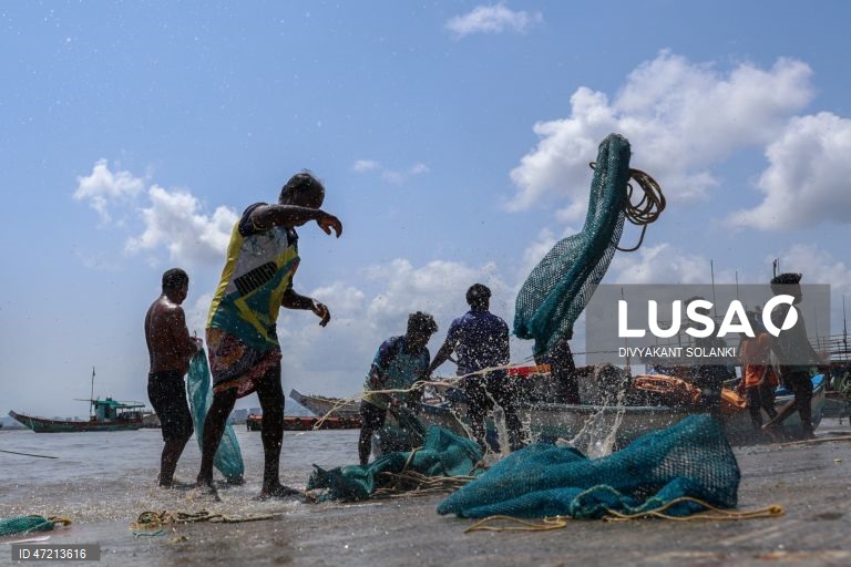 Mumbai: Fim da época de pesca