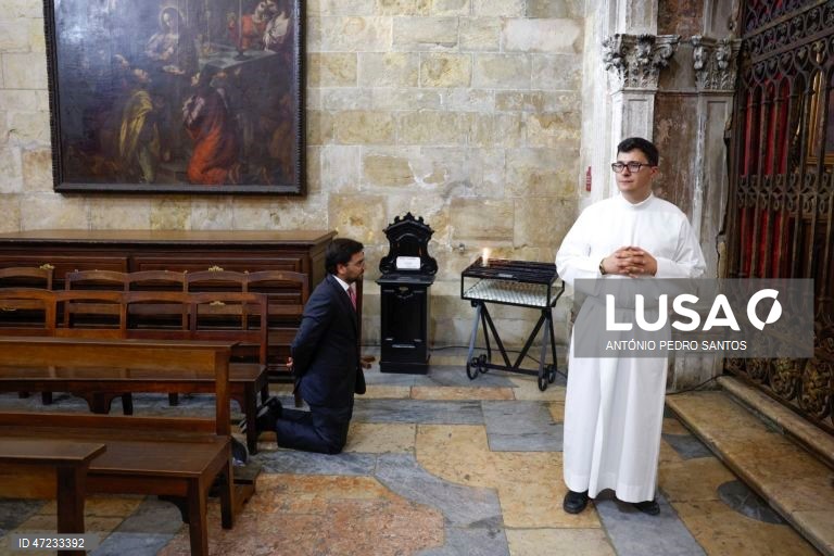 Fiéis católicos participam na procissão Eucarística do Corpo de Deus, em Lisboa, 04 de junho de 2026. Presidida pelo Patriarca de Lisboa, D. Rui Valério, esta procissão é uma das mais antigas e importantes tradições religiosas da cidade, ocorrendo na quinta-feira da Solenidade do Santíssimo Corpo e Sangue de Cristo. ANTÓNIO PEDRO SANTOS/LUSA