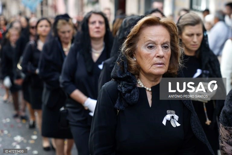 Fiéis católicos participam na procissão Eucarística do Corpo de Deus, em Lisboa, 04 de junho de 2026. Presidida pelo Patriarca de Lisboa, D. Rui Valério, esta procissão é uma das mais antigas e importantes tradições religiosas da cidade, ocorrendo na quinta-feira da Solenidade do Santíssimo Corpo e Sangue de Cristo. ANTÓNIO PEDRO SANTOS/LUSA