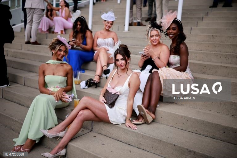 Corridas de cavalos no Derby de Epsom 2026 - Dia das Mulheres