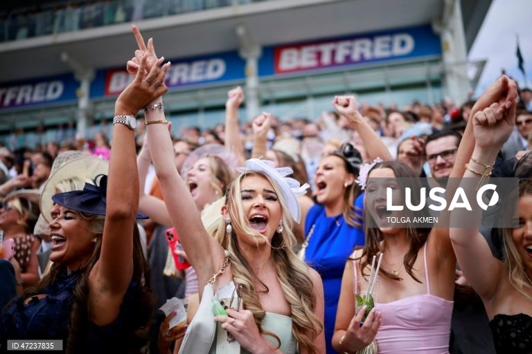 Corridas de cavalos no Derby de Epsom 2026 - Dia das Mulheres