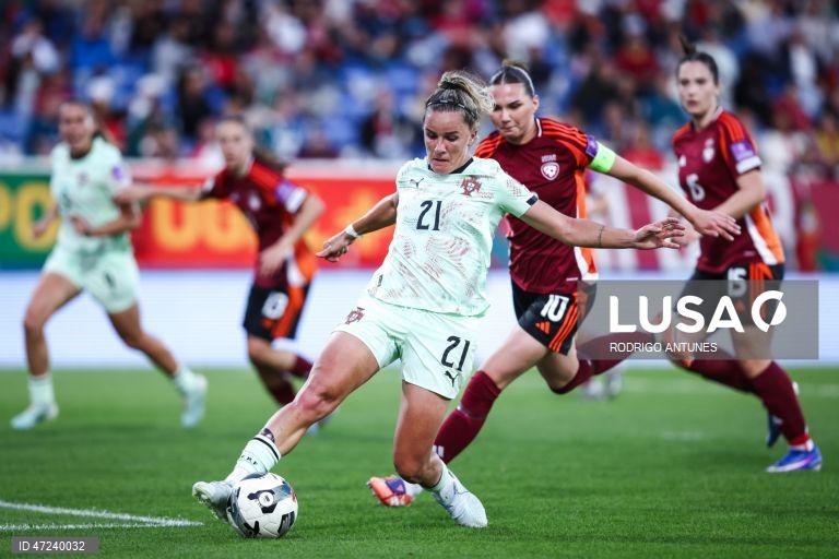 A seleção portuguesa feminina de futebol venceu hoje a Letónia por 5-0, no Estoril, para somar o quinto triunfo em cinco jogos e reforçar a liderança do Grupo B3 de apuramento para o Mundial de 2027.