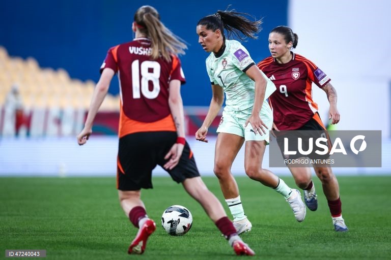 A seleção portuguesa feminina de futebol venceu hoje a Letónia por 5-0, no Estoril, para somar o quinto triunfo em cinco jogos e reforçar a liderança do Grupo B3 de apuramento para o Mundial de 2027.