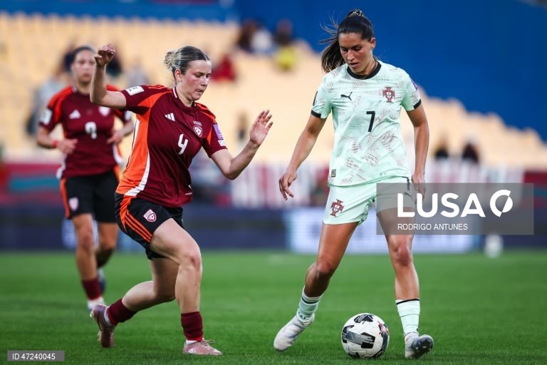 A seleção portuguesa feminina de futebol venceu hoje a Letónia por 5-0, no Estoril, para somar o quinto triunfo em cinco jogos e reforçar a liderança do Grupo B3 de apuramento para o Mundial de 2027.