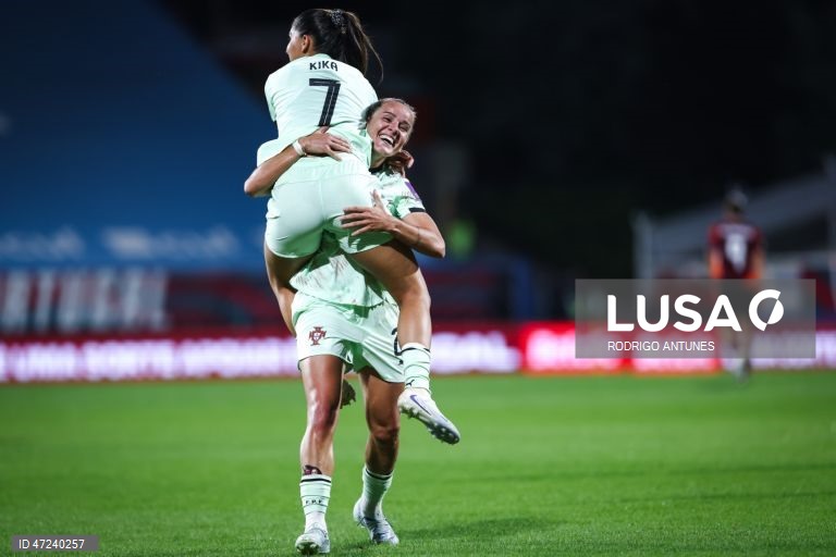 A seleção portuguesa feminina de futebol venceu hoje a Letónia por 5-0, no Estoril, para somar o quinto triunfo em cinco jogos e reforçar a liderança do Grupo B3 de apuramento para o Mundial de 2027.
