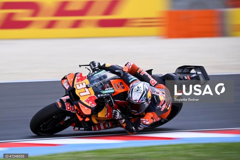 O piloto espanhol Marc Márquez (Ducati) venceu hoje o Grande Prémio da Hungria de MotoGP, oitava ronda da temporada, e aproveitou as desistências dos dois primeiros do campeonato para reentrar a luta pelo título mundial.