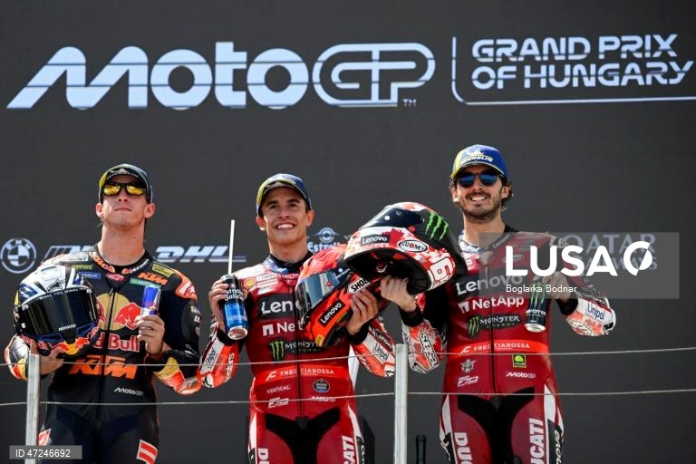 O piloto espanhol Marc Márquez (Ducati) venceu hoje o Grande Prémio da Hungria de MotoGP, oitava ronda da temporada, e aproveitou as desistências dos dois primeiros do campeonato para reentrar a luta pelo título mundial.
