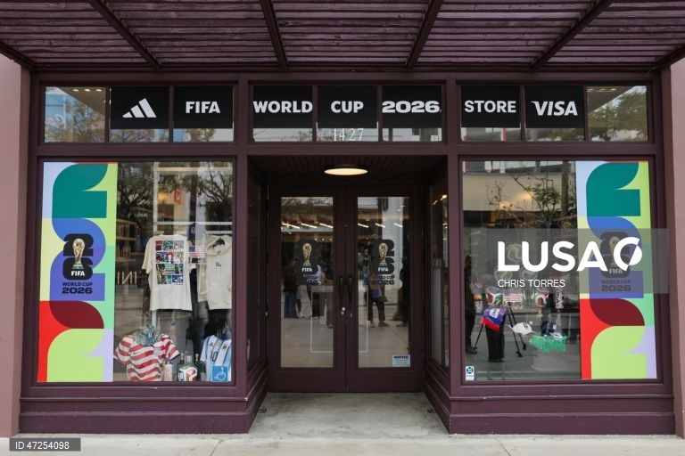 EUA: Loja na Califórnia com merchandising do Mundial de 2016