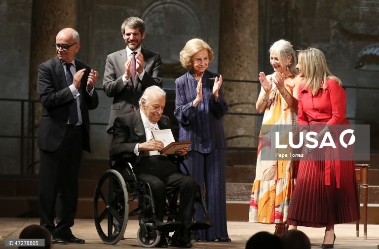Espanha: Rainha Sofia preside à gala do Festival de Música e Dança de Granada