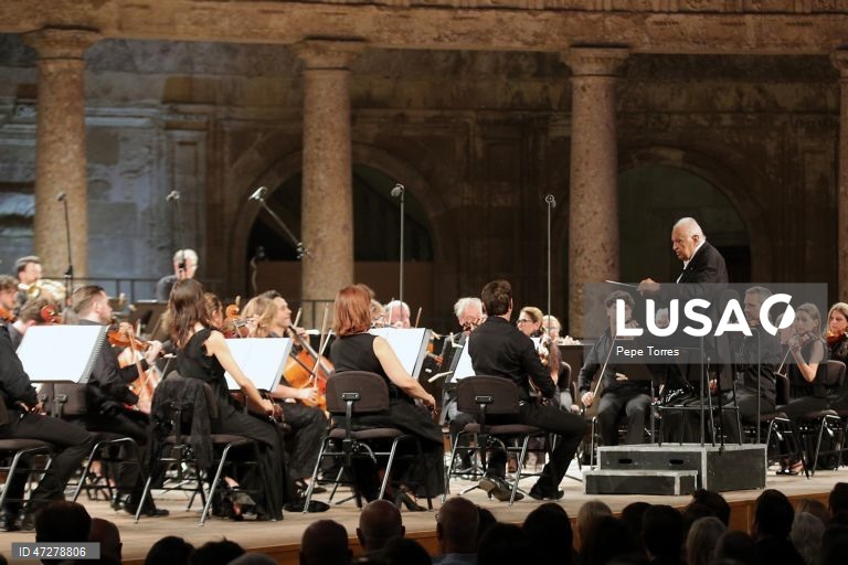 Espanha: Rainha Sofia preside à gala do Festival de Música e Dança de Granada