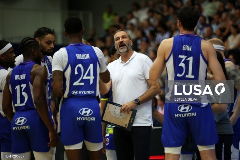 FC Porto conquista a Liga Portuguesa de Basquetebol após vencer o Benfica