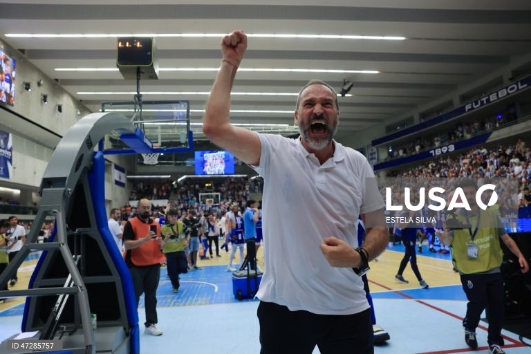 FC Porto conquista a Liga Portuguesa de Basquetebol após vencer o Benfica