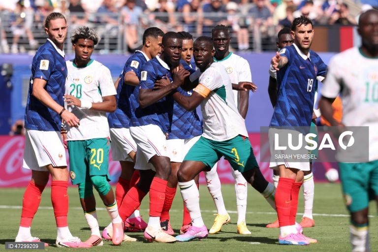 A França, campeã mundial em 2018 e ‘vice’ em 2022, entrou hoje a vencer no Mundial de futebol de 2026, ao bater o Senegal por 3-1, em encontro da primeira jornada do Grupo I.