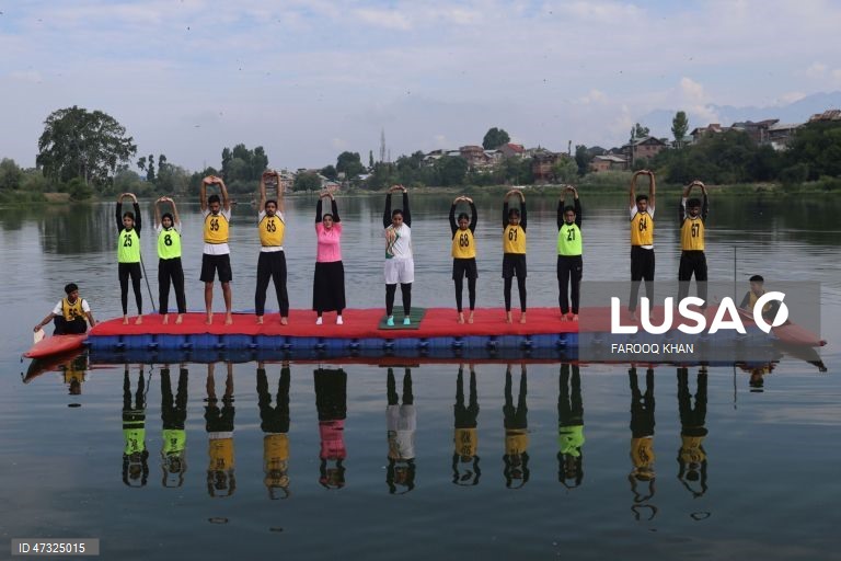 Índia: Dia Internacional do Yoga foi comemorado na Caxemira