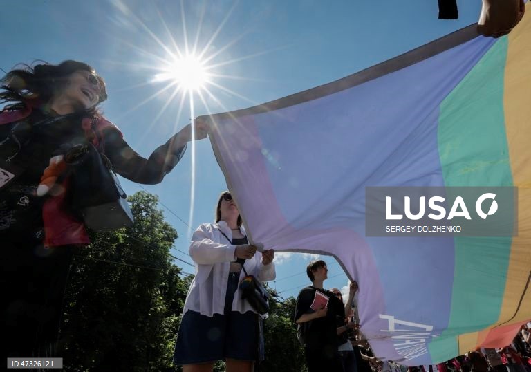 A capital ucraniana acolhe a marcha KyivPride.