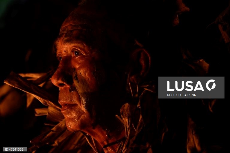 Filipinas: Festival do Povo da Lama celebra o dia de São João Batista