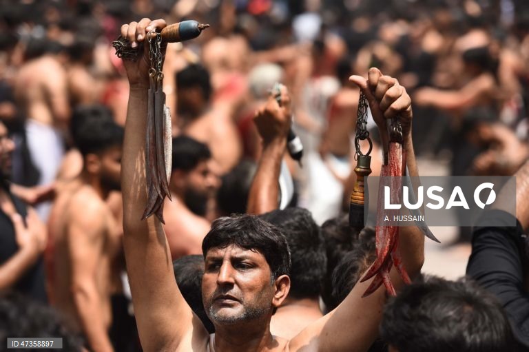 Islão: Celebrações do Dia de Ashura que marca a morte do neto de Maomé na batalha de Karbala