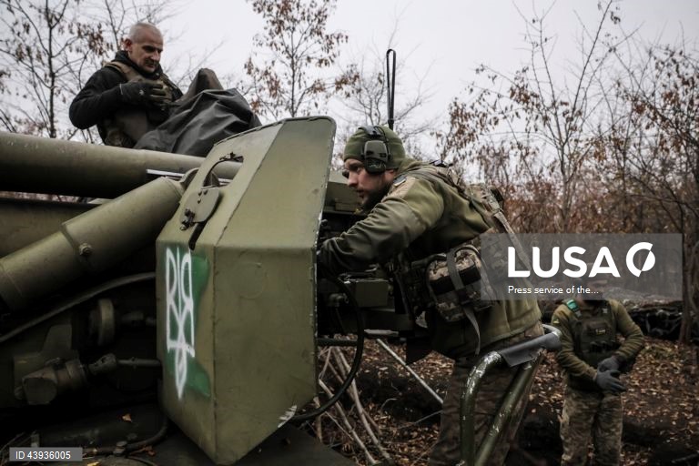 Militares ucranianos mantêm posição perto de Chasiv Yar, na região de Donetsk