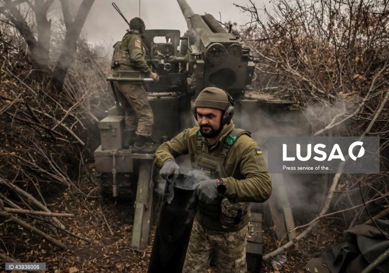 Militares ucranianos mantêm posição perto de Chasiv Yar, na região de Donetsk