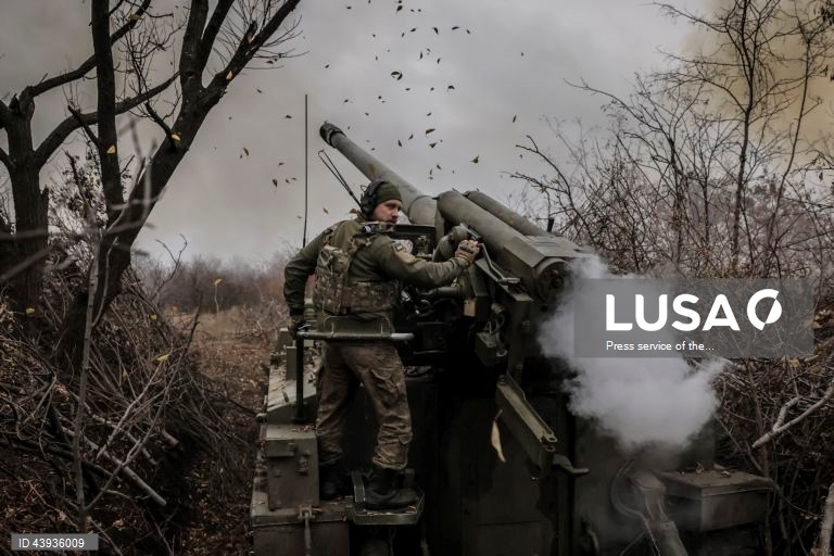 Militares ucranianos mantêm posição perto de Chasiv Yar, na região de Donetsk