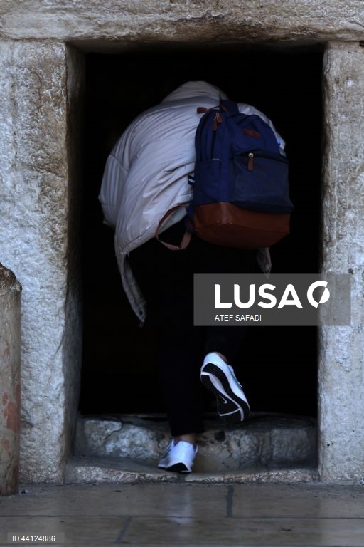 Cisjordânia: Peregrinos visitam a Igreja da Natividade em Belém