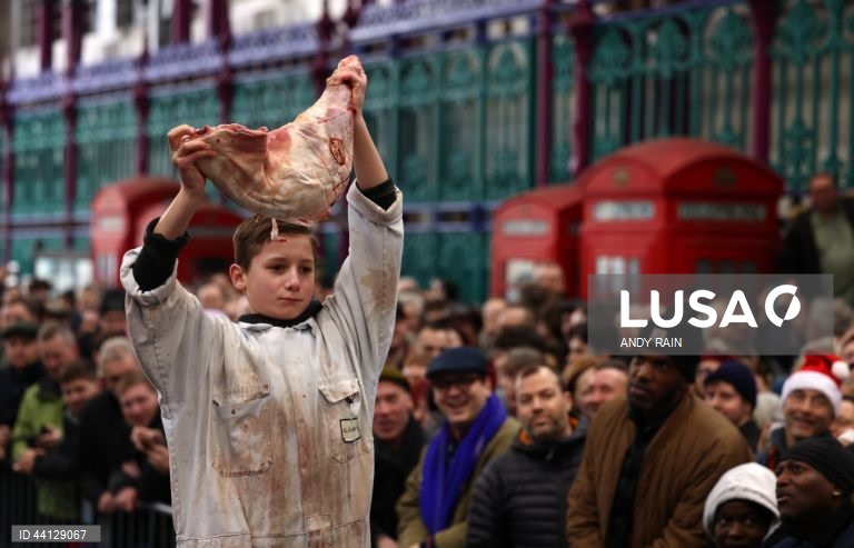 Reino Unido: Venda de carne de peru no Mercado Smithfield em Londres