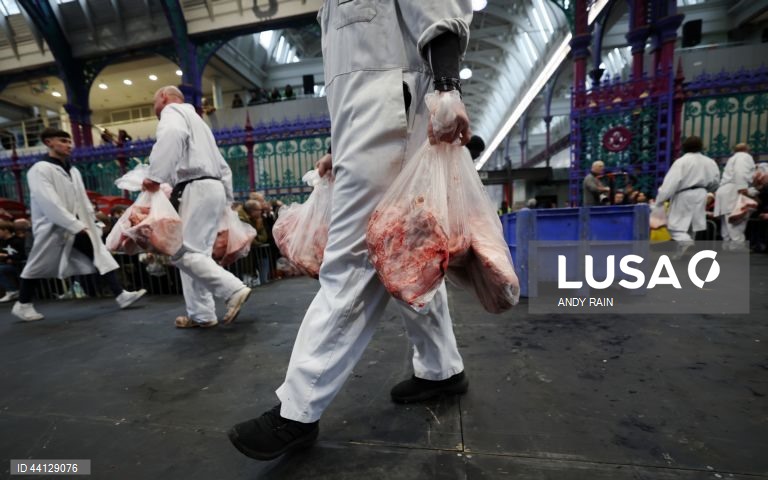 Reino Unido: Venda de carne de peru no Mercado Smithfield em Londres