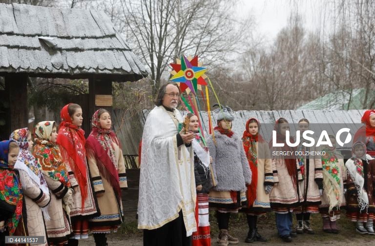 Ucrânia: Celebrações do Natal ortodoxo na aldeia de Pyrogovo