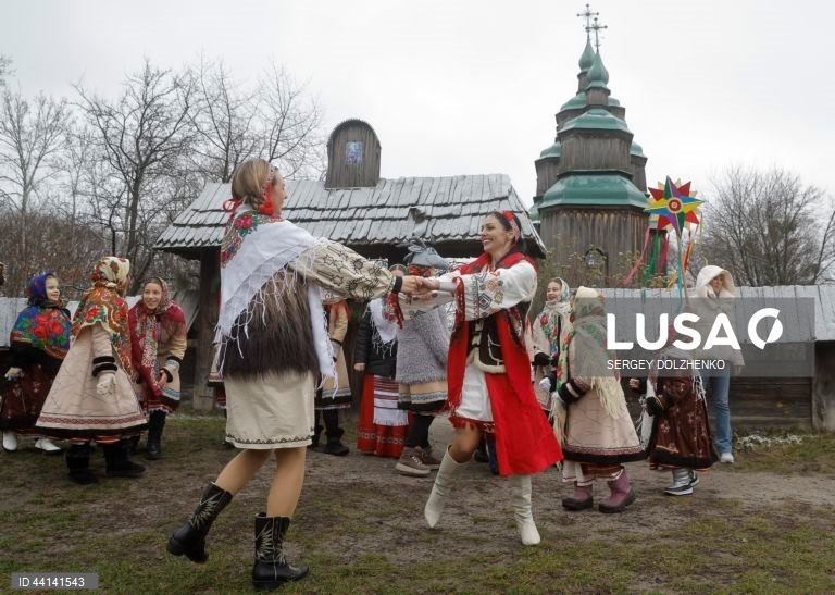 Ucrânia: Celebrações do Natal ortodoxo na aldeia de Pyrogovo