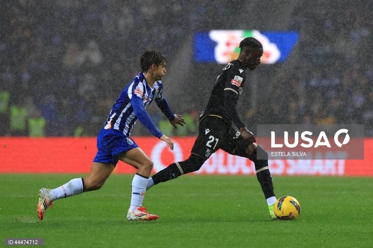  FC Porto perdeu hoje a oportunidade de se colocar a quatro pontos da liderança da I Liga portuguesa de futebol, ao empatar 1-1 na receção ao Vitória de Guimarães, no encontro de encerramento da 23.ª jornada.