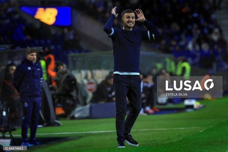  FC Porto perdeu hoje a oportunidade de se colocar a quatro pontos da liderança da I Liga portuguesa de futebol, ao empatar 1-1 na receção ao Vitória de Guimarães, no encontro de encerramento da 23.ª jornada.