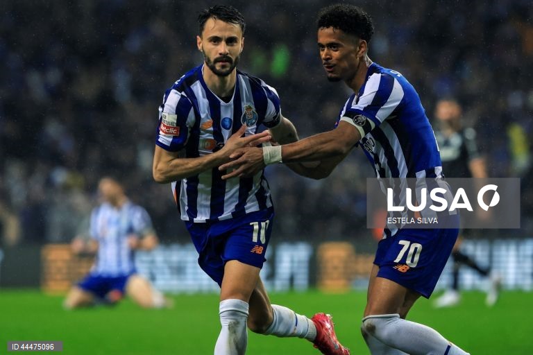  FC Porto perdeu hoje a oportunidade de se colocar a quatro pontos da liderança da I Liga portuguesa de futebol, ao empatar 1-1 na receção ao Vitória de Guimarães, no encontro de encerramento da 23.ª jornada.