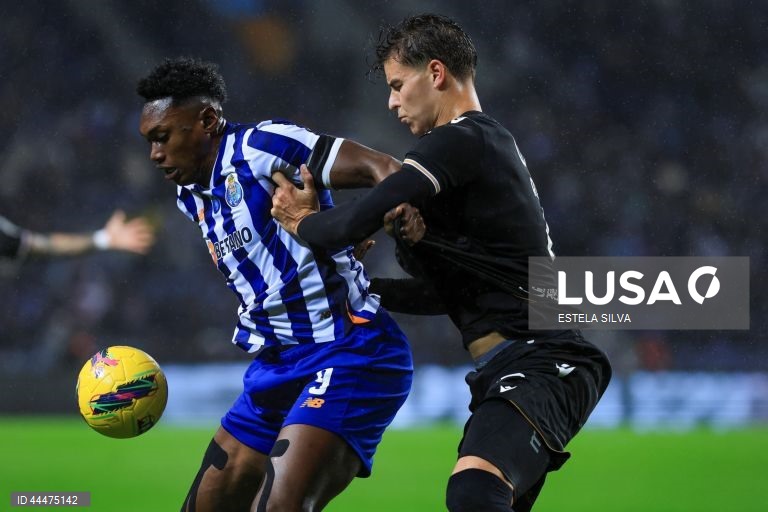  FC Porto perdeu hoje a oportunidade de se colocar a quatro pontos da liderança da I Liga portuguesa de futebol, ao empatar 1-1 na receção ao Vitória de Guimarães, no encontro de encerramento da 23.ª jornada.