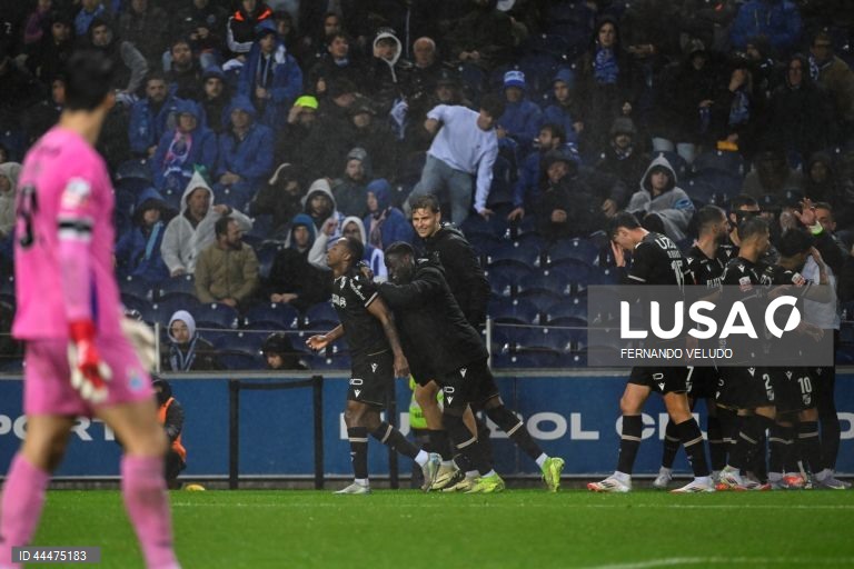  FC Porto perdeu hoje a oportunidade de se colocar a quatro pontos da liderança da I Liga portuguesa de futebol, ao empatar 1-1 na receção ao Vitória de Guimarães, no encontro de encerramento da 23.ª jornada.