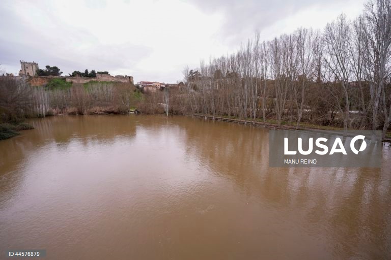 Espanha: centenas de pessoas retiradas das suas zonas devido à tempestade Jana