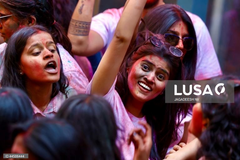 Bangalore: Festival das cores Holi